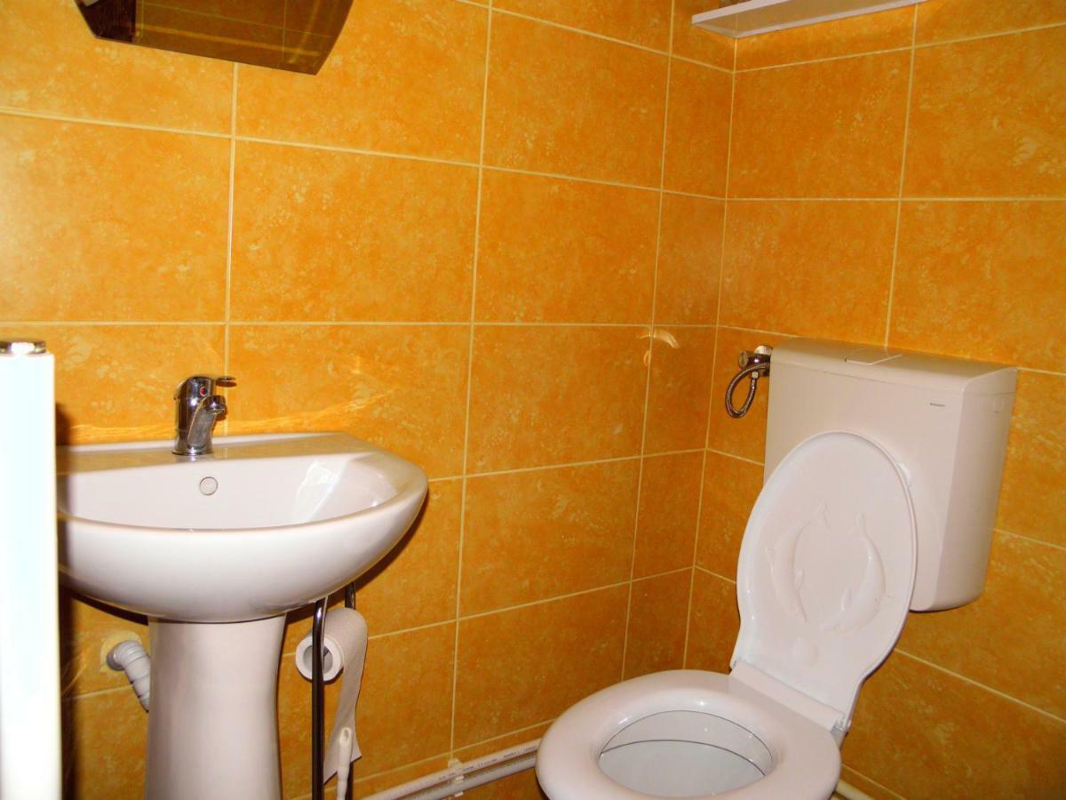 Pensiunea Platinum Târgu Jiu Quarto foto