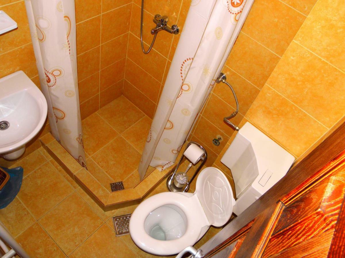 Pensiunea Platinum Târgu Jiu Quarto foto