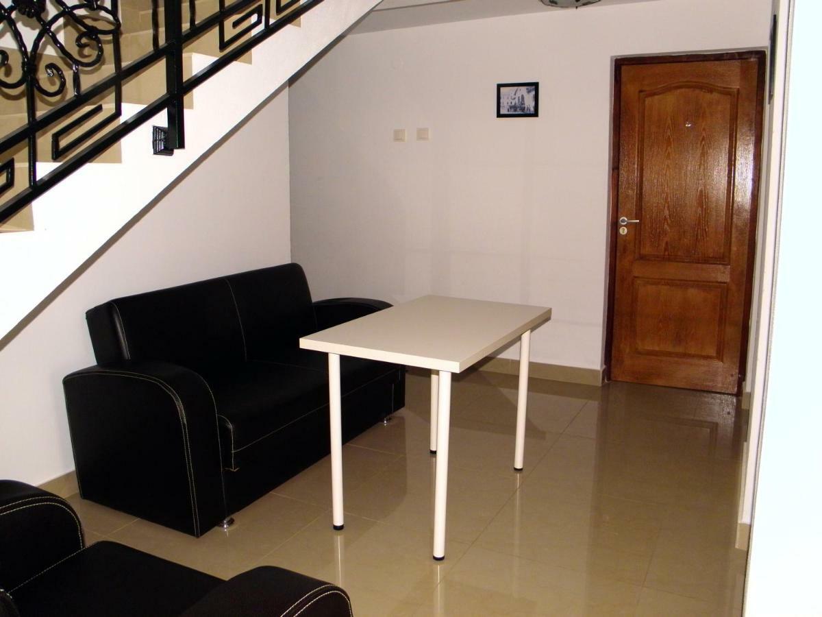 Pensiunea Platinum Târgu Jiu Exterior foto