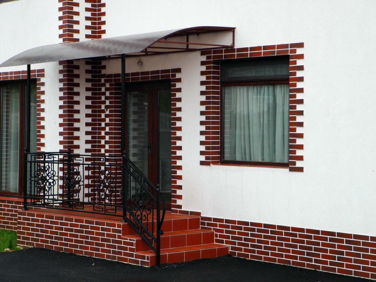Pensiunea Platinum Târgu Jiu Exterior foto