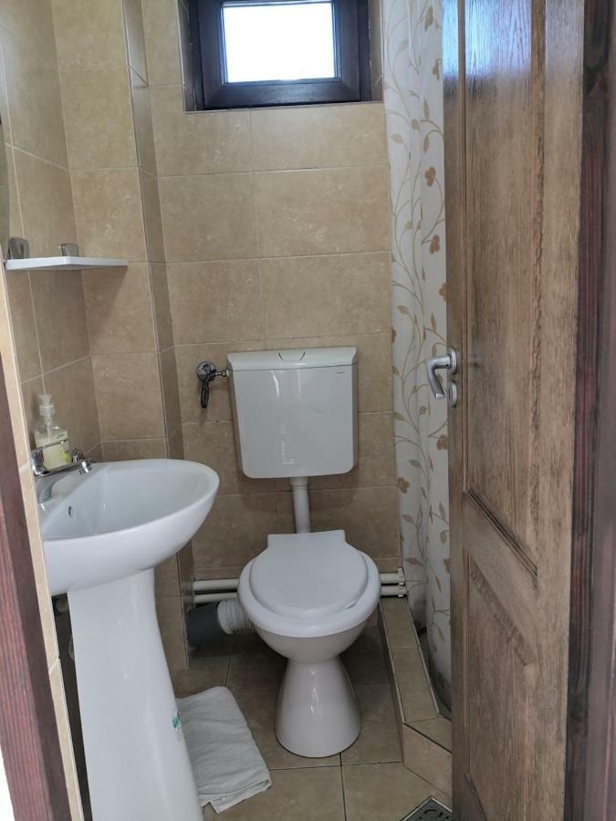 Pensiunea Platinum Târgu Jiu Exterior foto